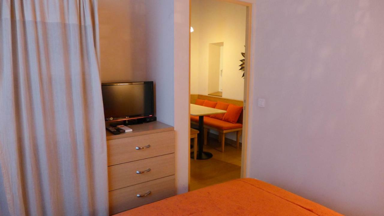Residence Yolande Cannes Esterno foto